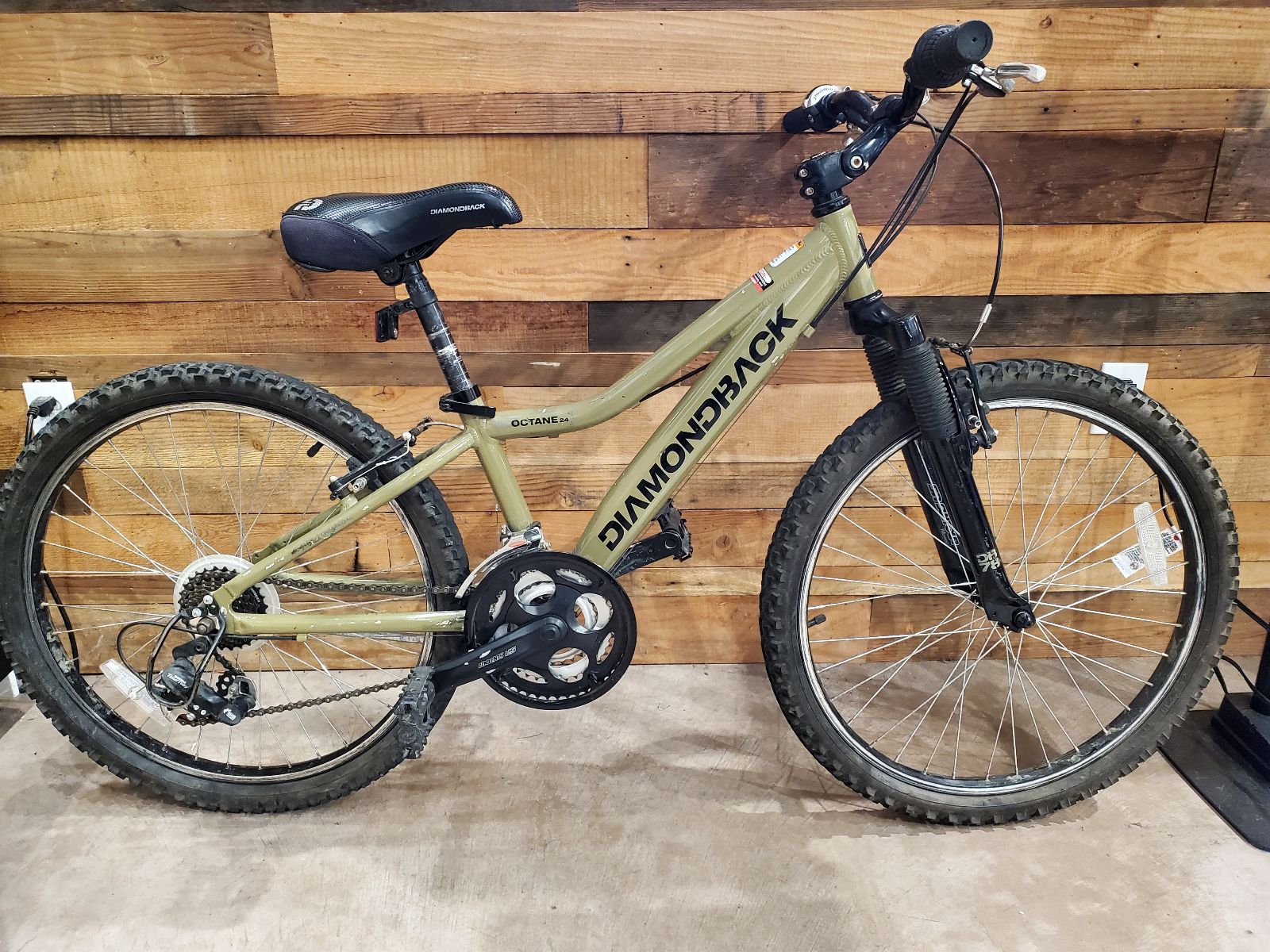 Alta Bicycle All Black Tire Duro 26 x 2.00 Tire Razor Terrain Tread Style Pattern Alta Bicycle All Black Tire Duro 26 x 2.00 Tire Razor Terrain Tread Style Pattern