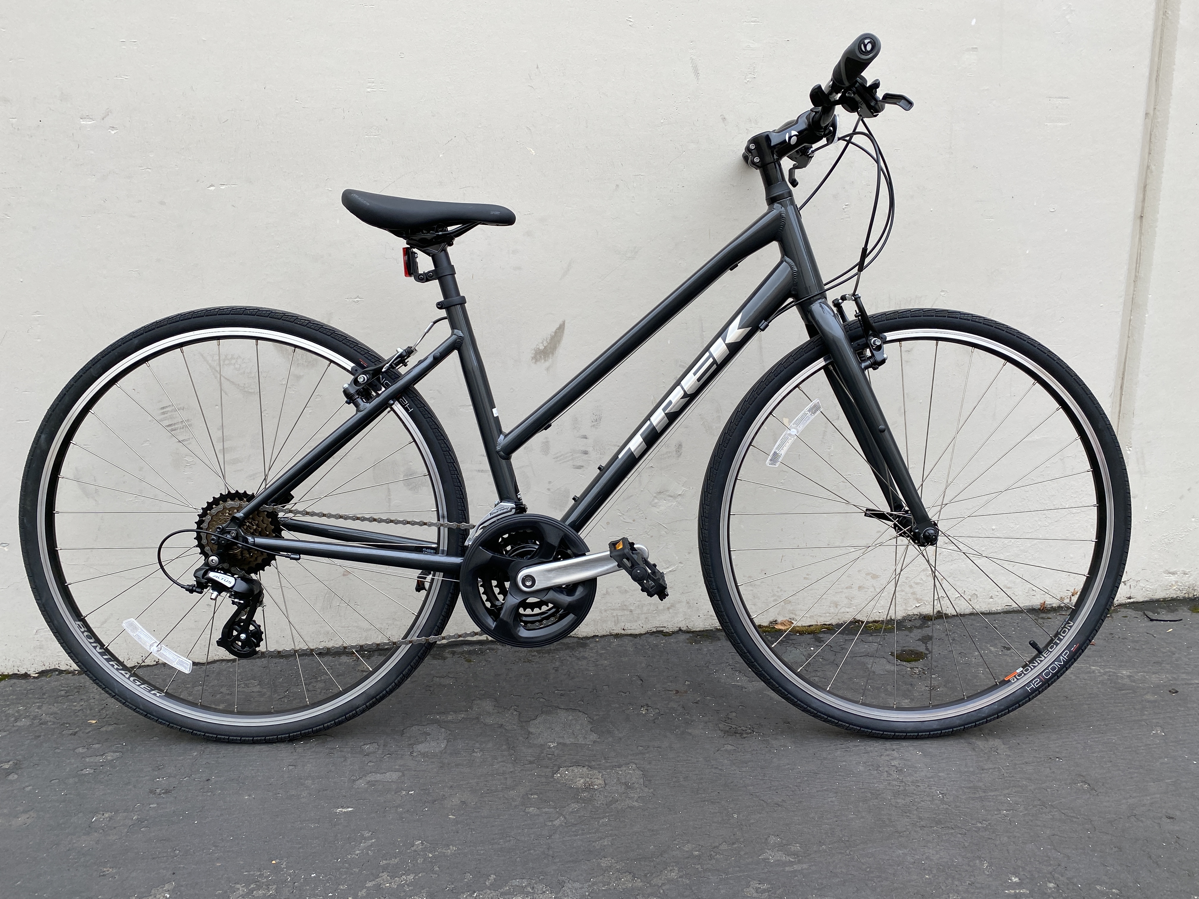 2022 Trek FX 1 - BicycleBlueBook.com