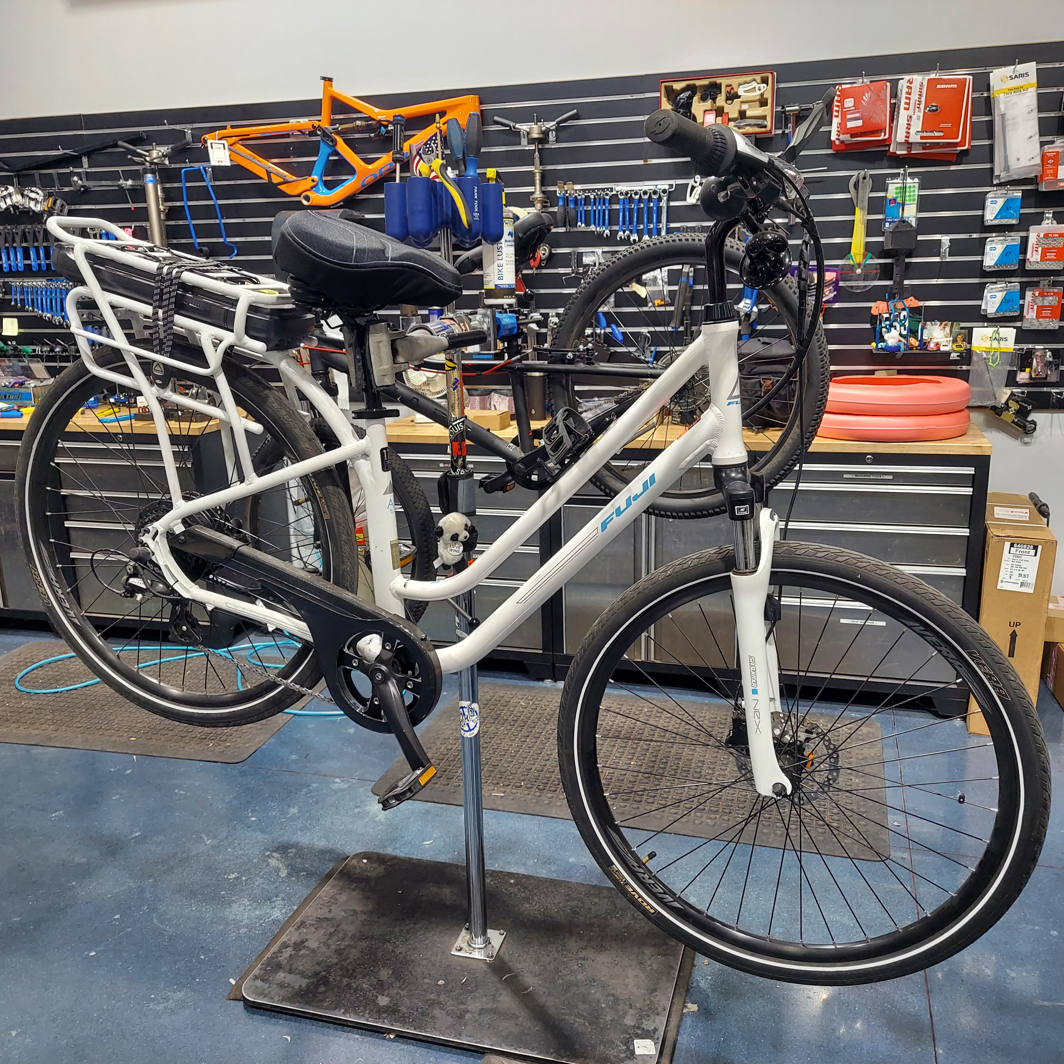 2019 Fuji E-Crosstown LS 