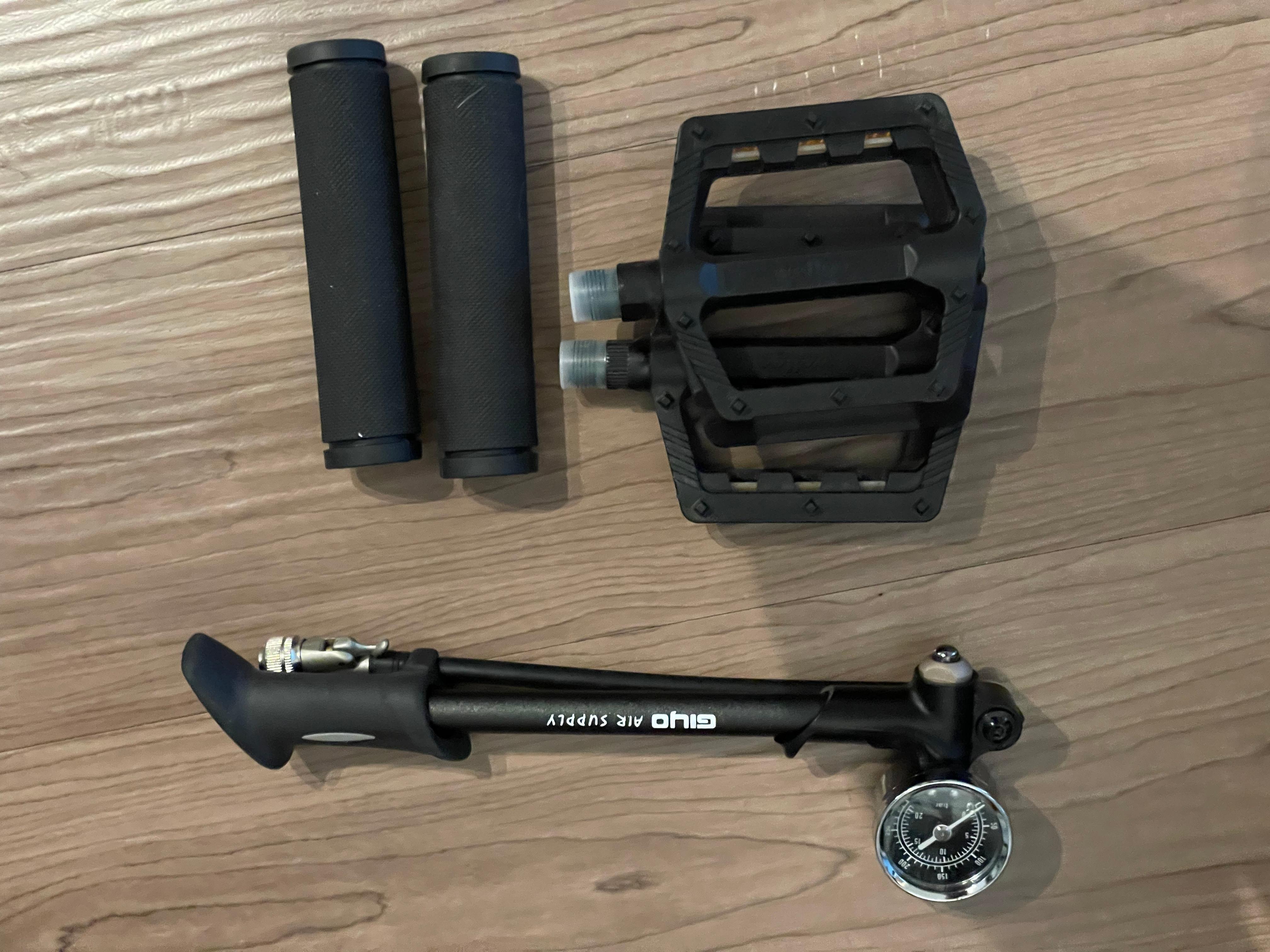 2019 Fuji Reveal 1.3 - BicycleBlueBook.com