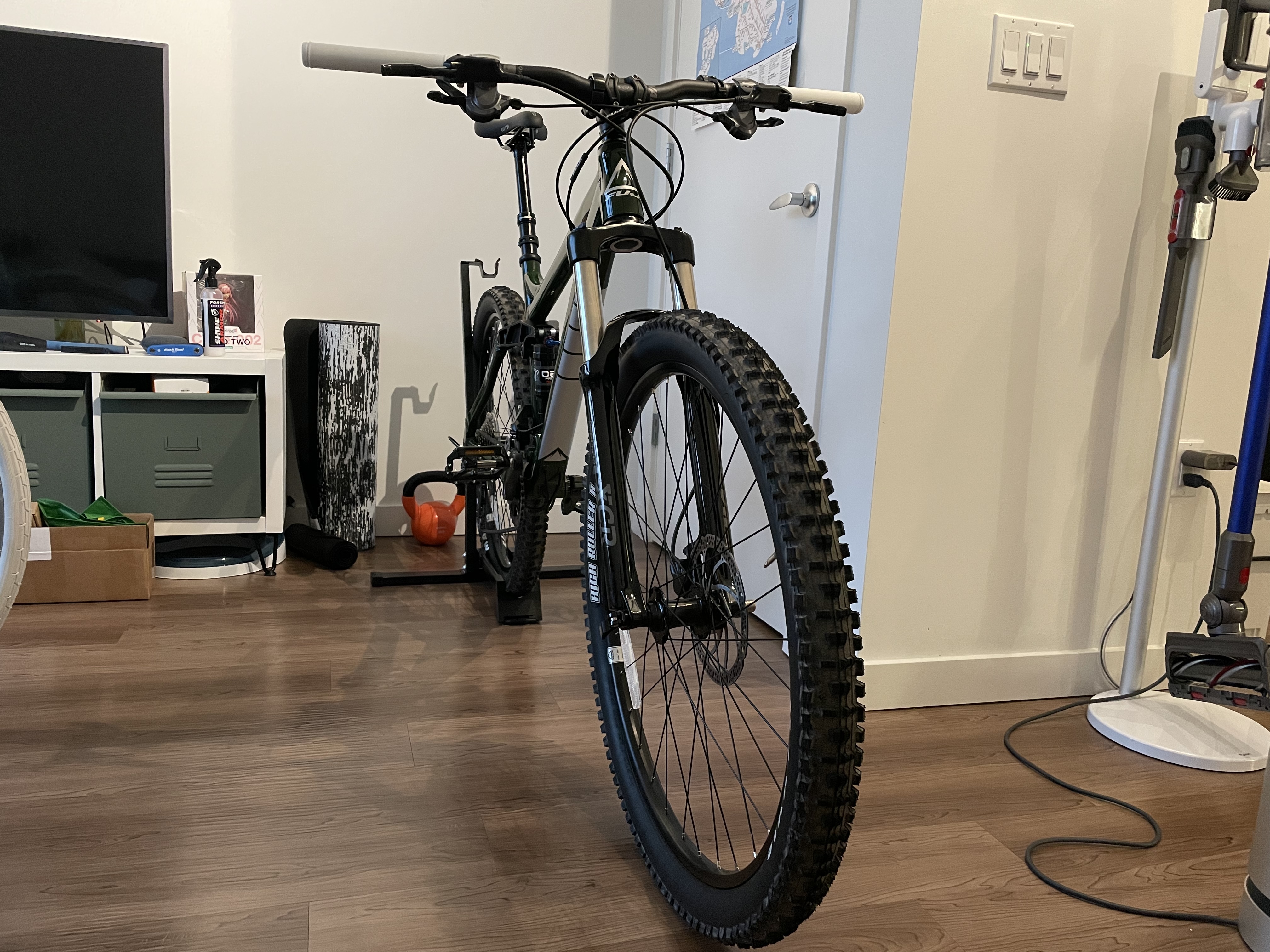 2019 Fuji Reveal 1.3 - BicycleBlueBook.com