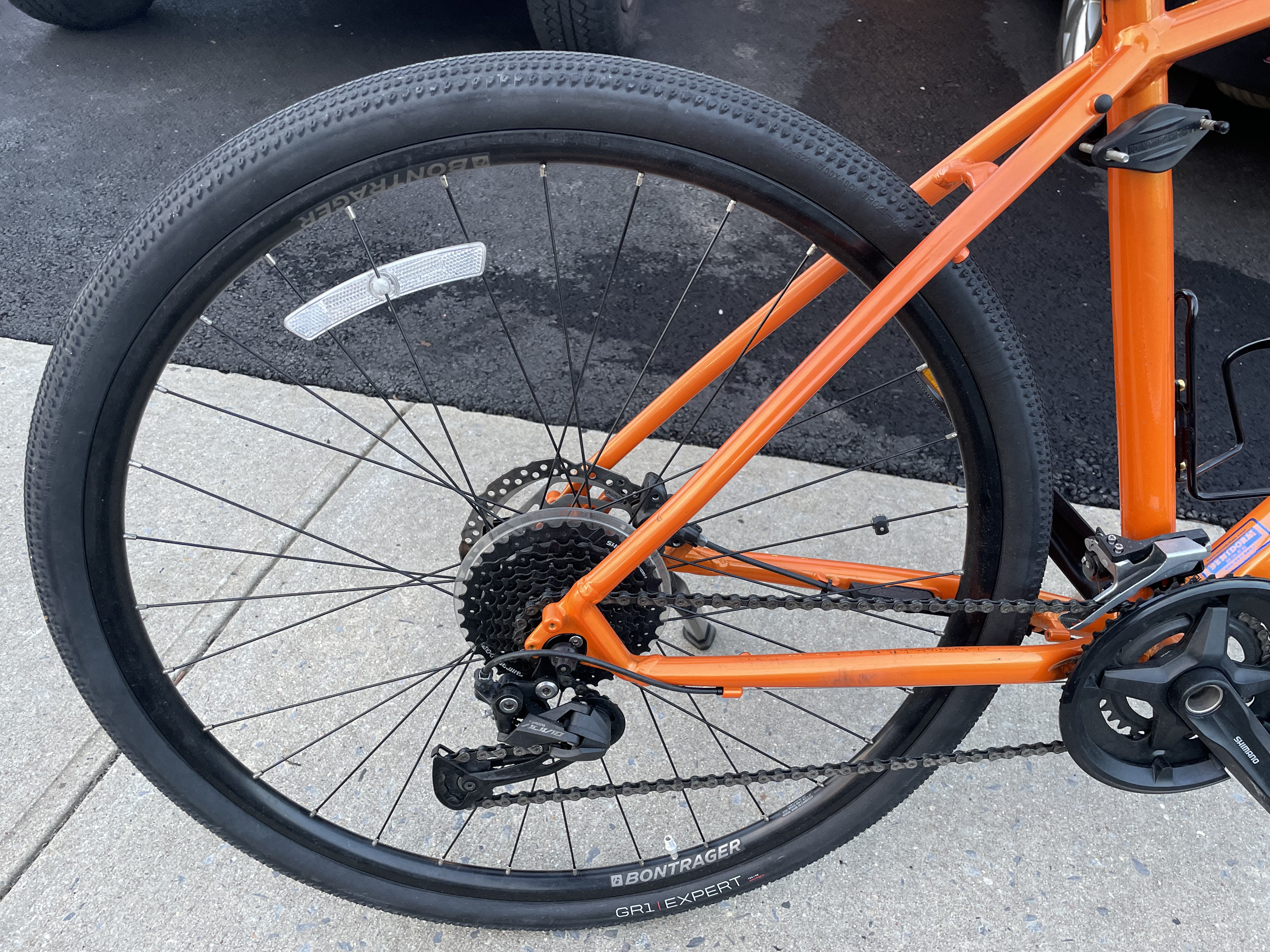 2021 Trek Dual Sport 3 - BicycleBlueBook.com