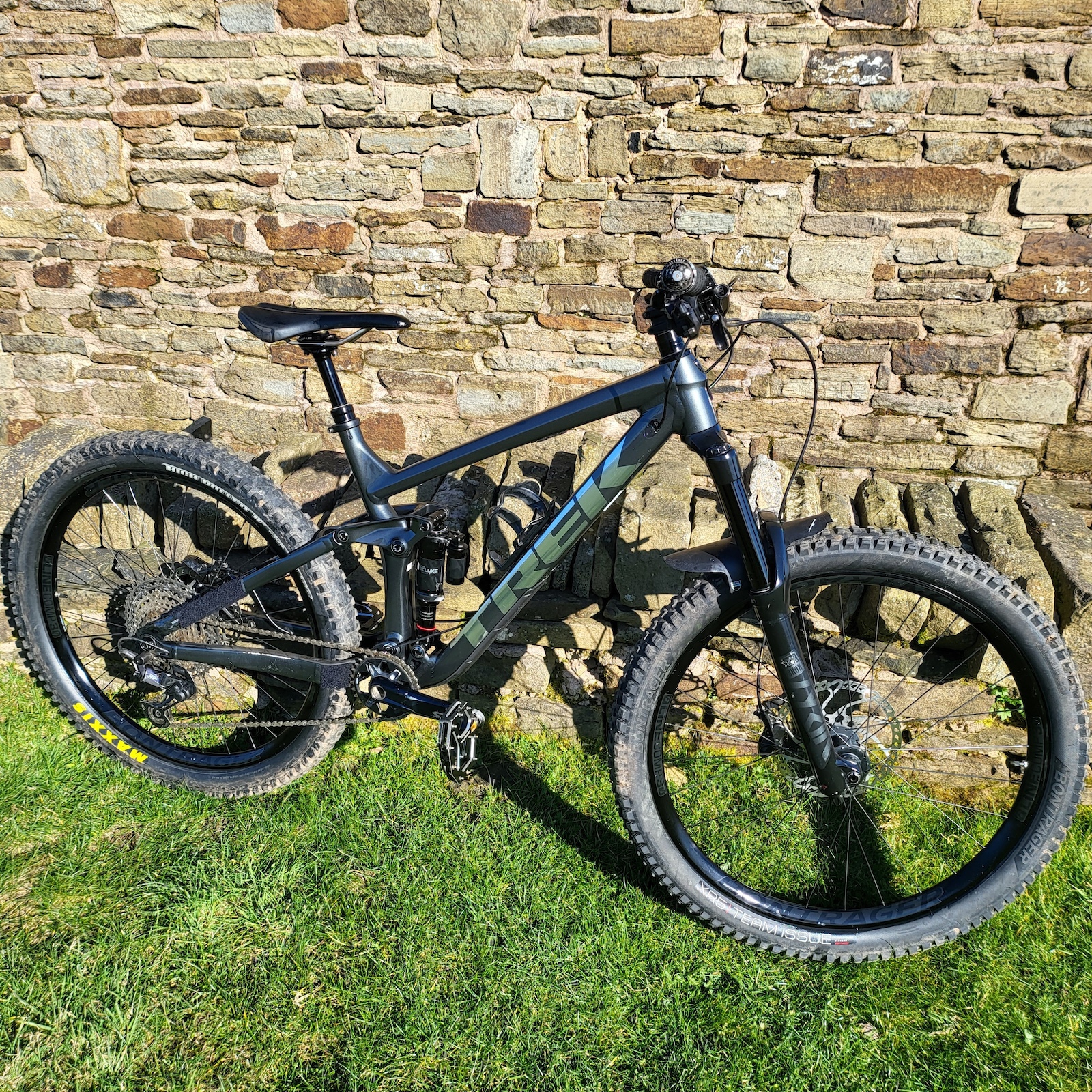 2020 Trek Remedy 8 - BicycleBlueBook.com