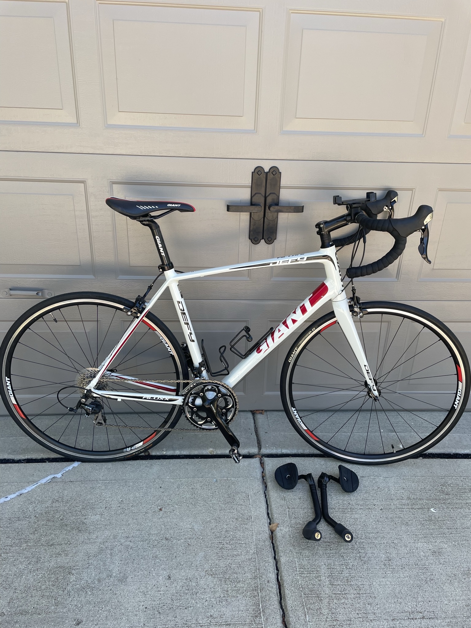 2013 Giant Defy 1 - BicycleBlueBook.com