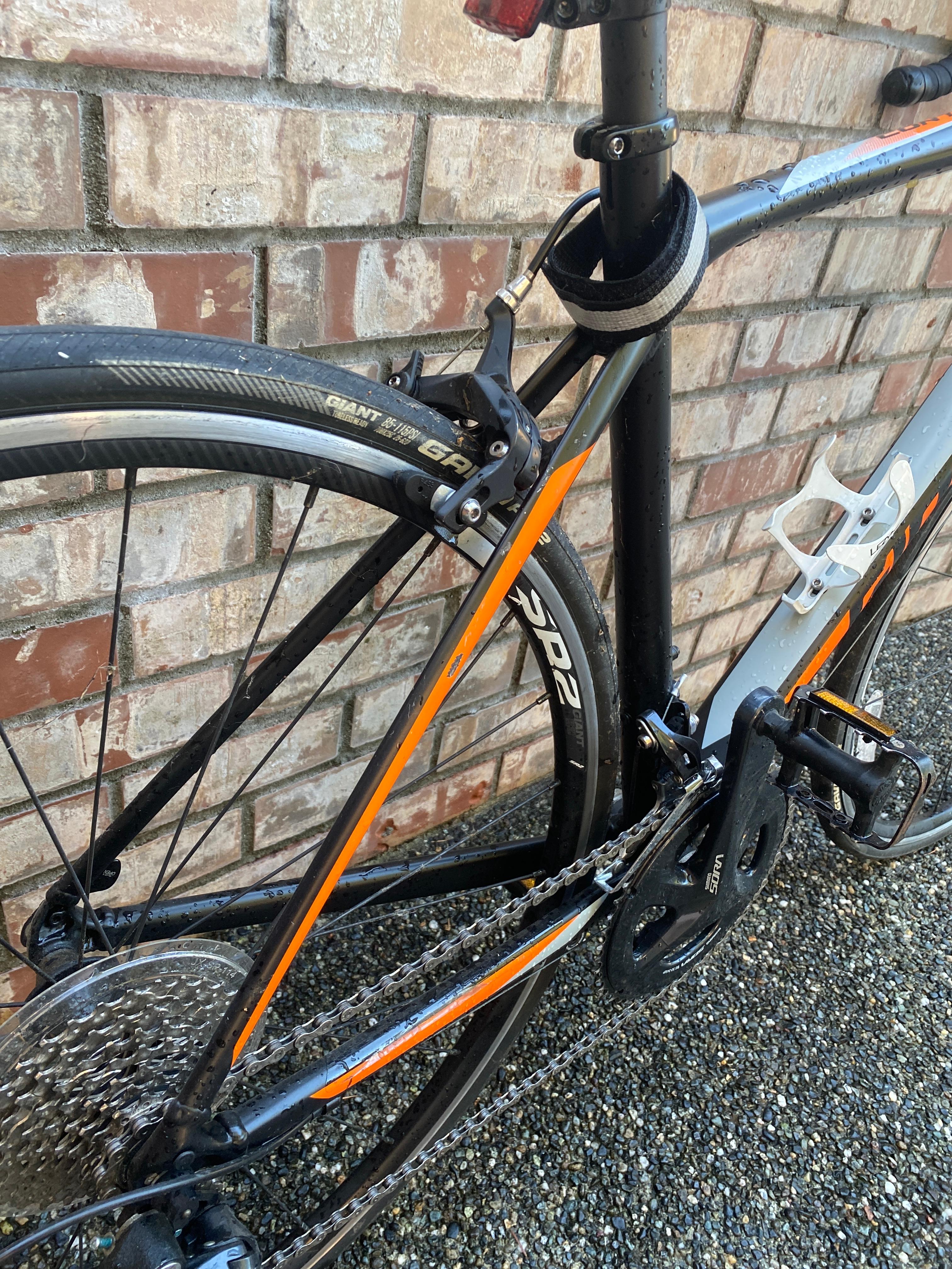 2017 Giant Contend 1 - BicycleBlueBook.com