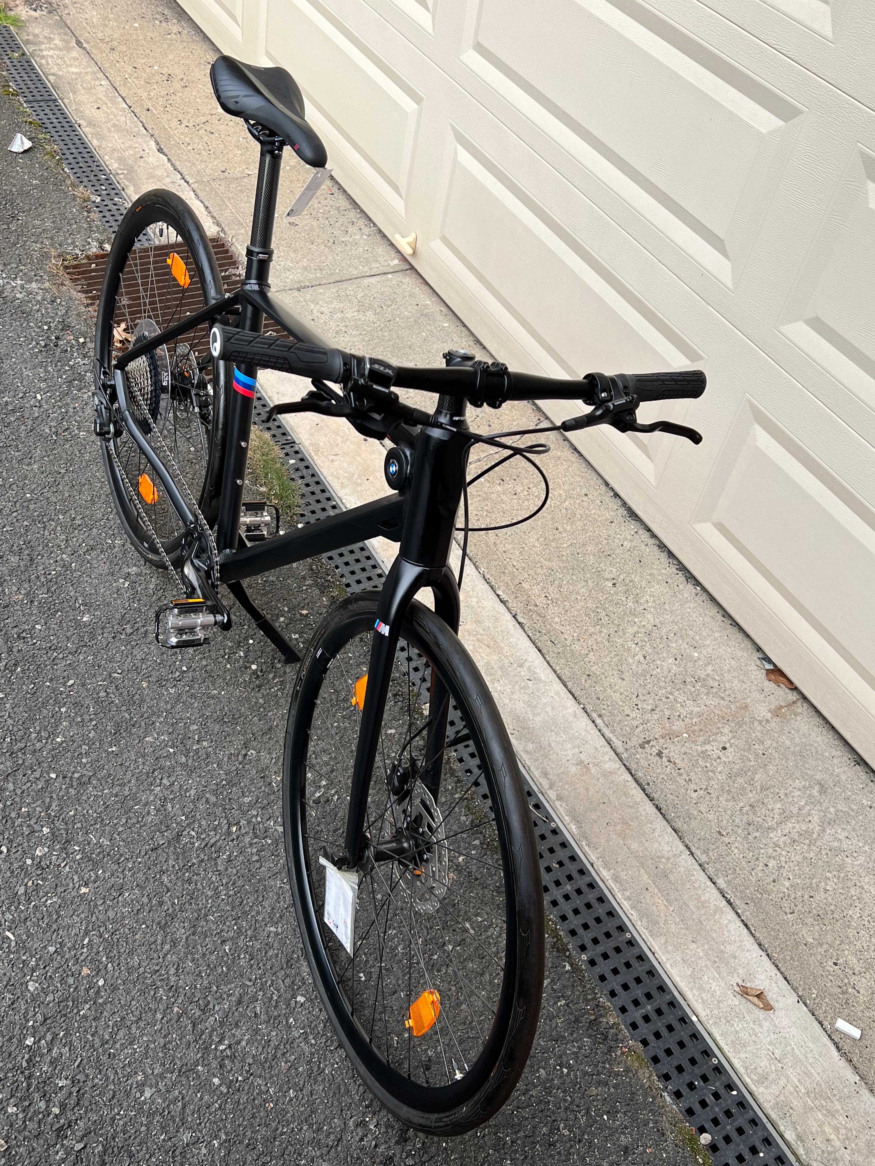 寺222 BMW M-Bike Limited Carbon Edition BMW M Bike Limited Carbon Edition: Heavily limited special