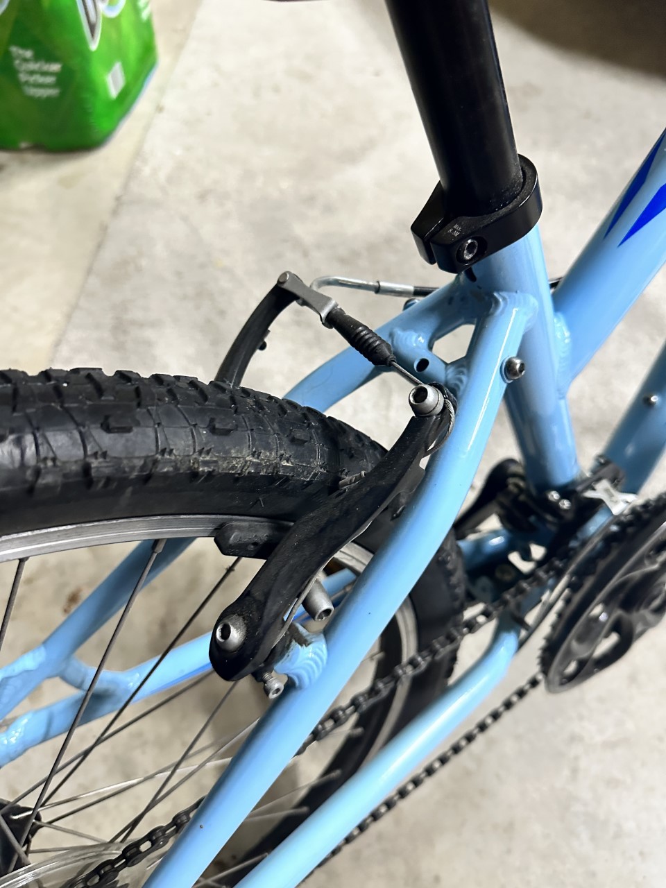 2013 Specialized Hotrock 24 21Speed Gi - BicycleBlueBook.com