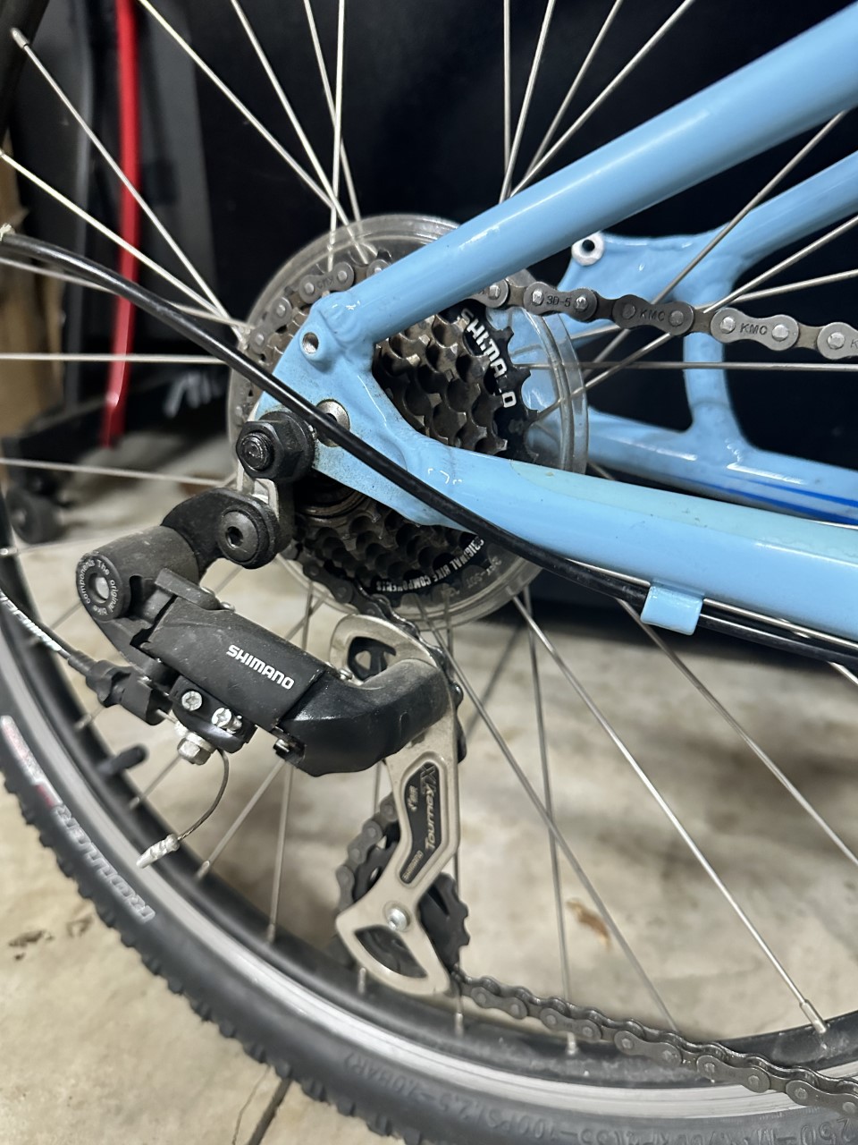 2013 Specialized Hotrock 24 21Speed Gi - BicycleBlueBook.com