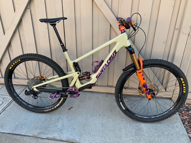 2020 Santa Cruz Hightower 29 S Carbon - BicycleBlueBook.com