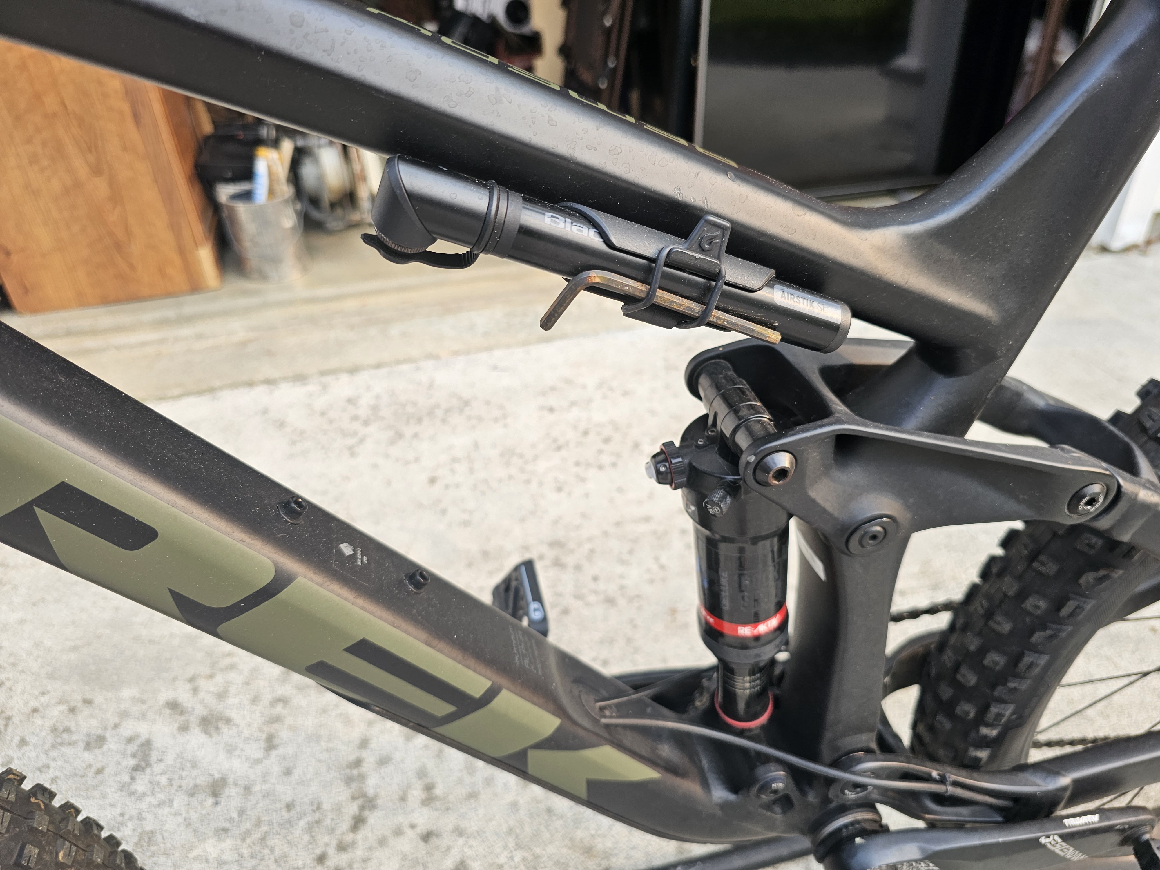 2020 TREK REMEDY 8 サイズM 中古美品　トレック 2020 TREK REMEDY 8 Full Suspension Mountain Bike Sram Eagle