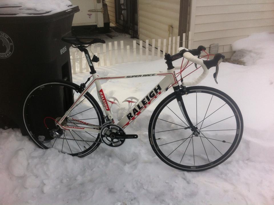 2014 Raleigh super race - BicycleBlueBook.com