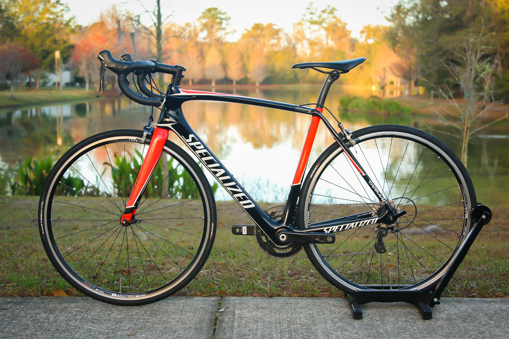 2017 Specialized Tarmac Expert - BicycleBlueBook.com