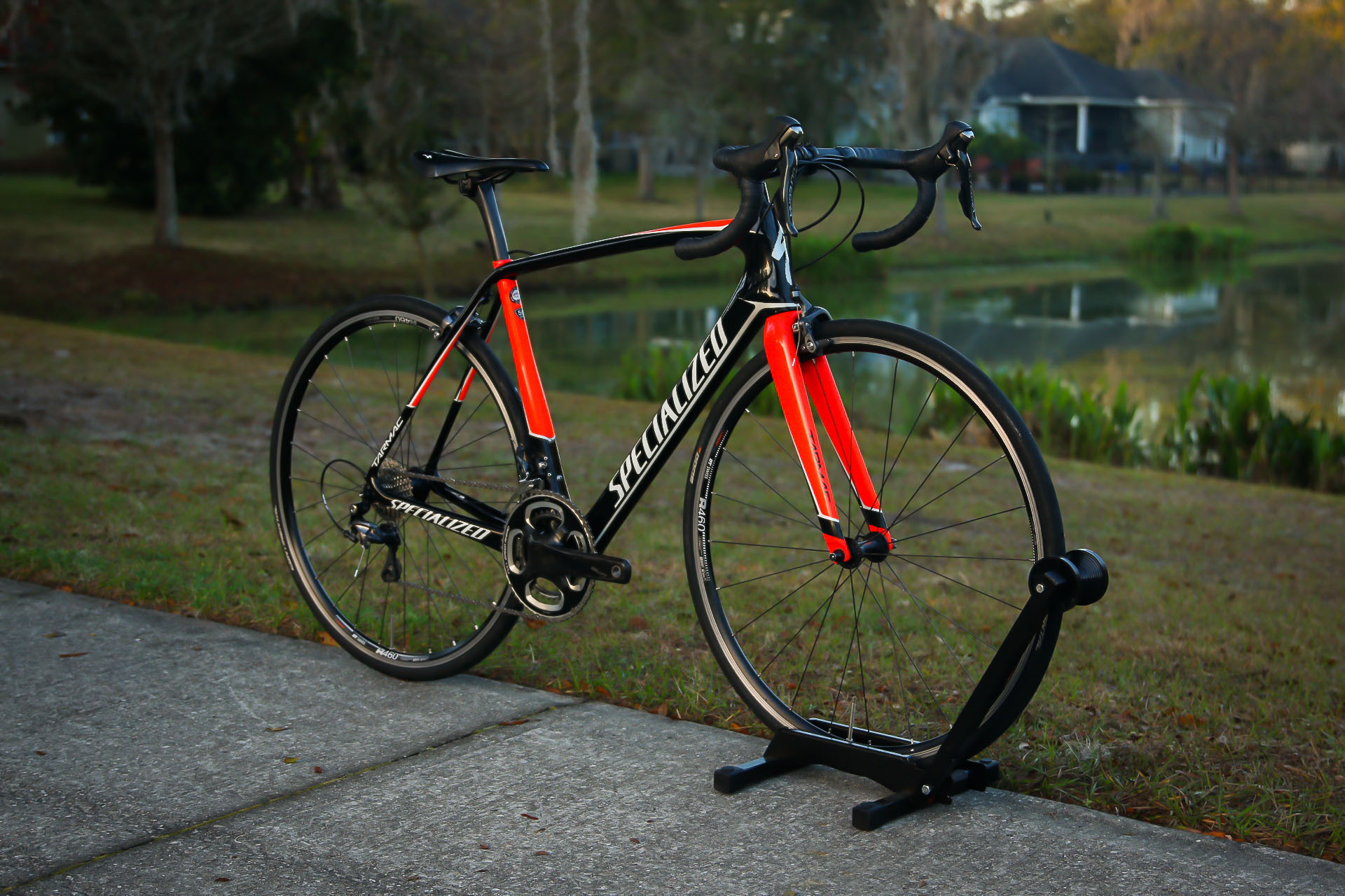 2017 Specialized Tarmac Expert - BicycleBlueBook.com