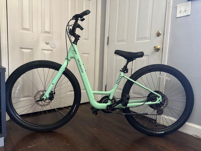 2023 Specialized Roll 3.0 Low Entry - BicycleBlueBook.com