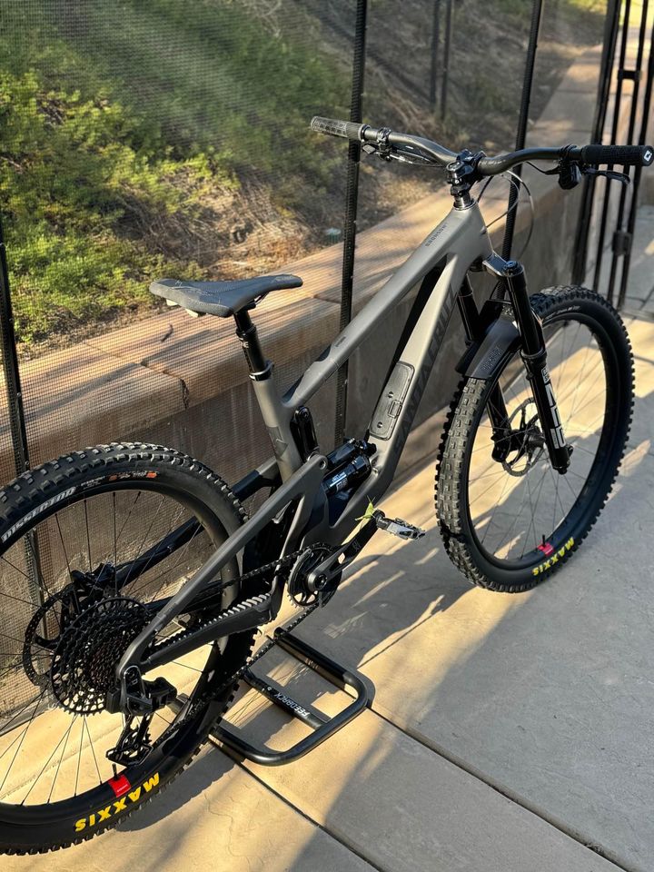 自転車本体 2024 SANTA CRUZ Bronson CC M size 2024 Santa Cruz Bronson - YouTube