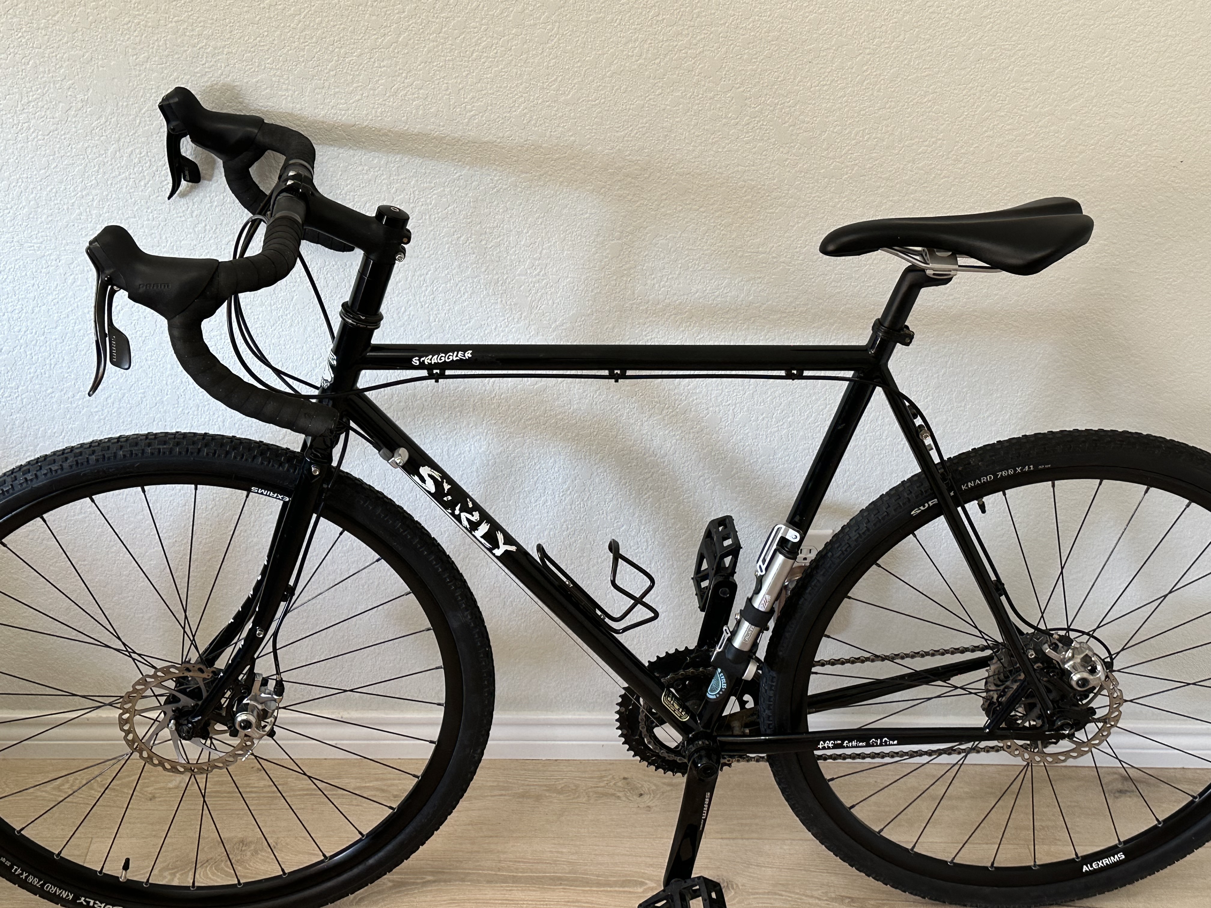 Surly Straggler 54サイズ 700c 04-002090-54.jpg