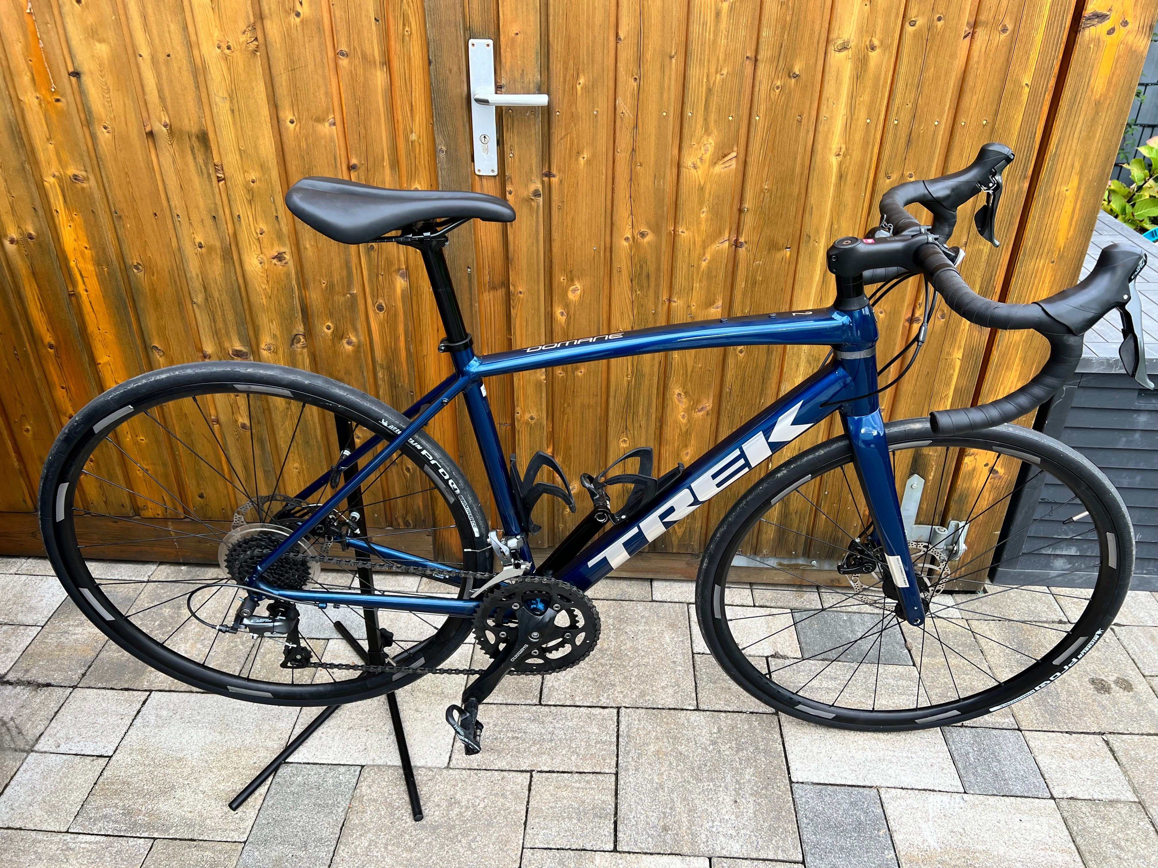 2022 Trek Domane AL 2 Disc - BicycleBlueBook.com