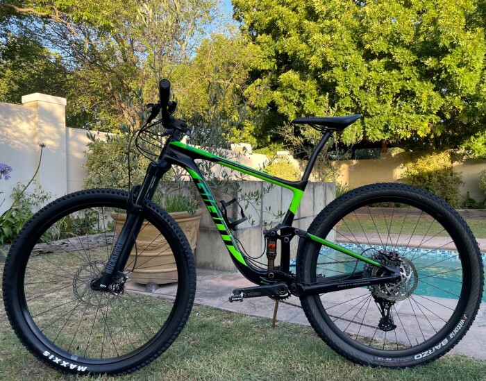 2018 Giant Anthem Advanced 29 1 - BicycleBlueBook.com