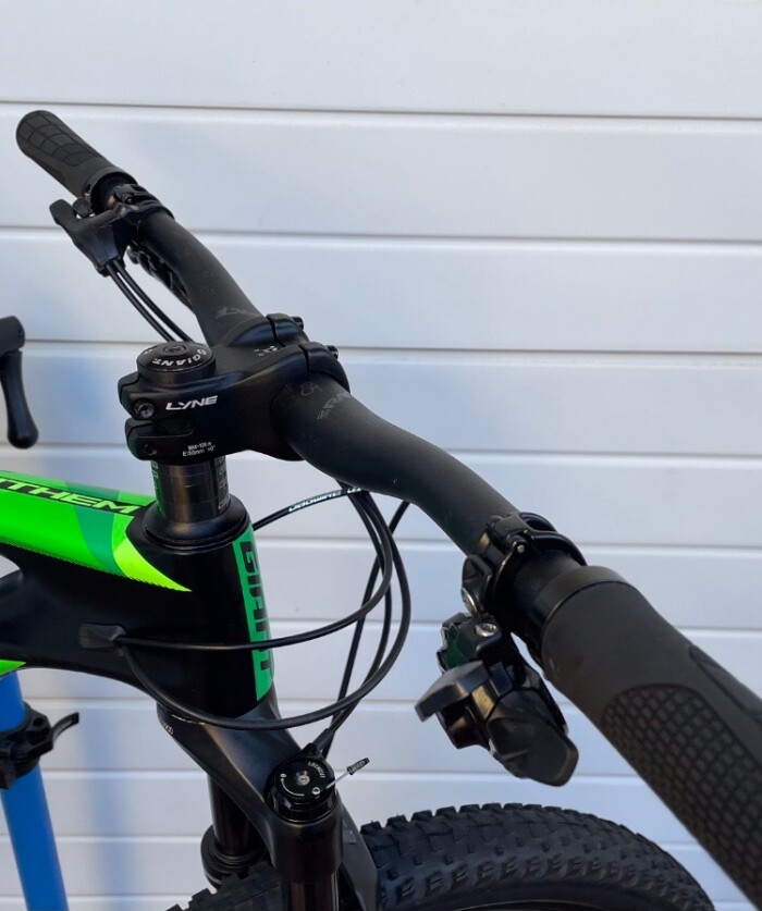 ANTHEM
スノーボードウェア ベージュと黒 2018 Giant Anthem 29 1 – Specs, Comparisons, Reviews – 99 Spokes