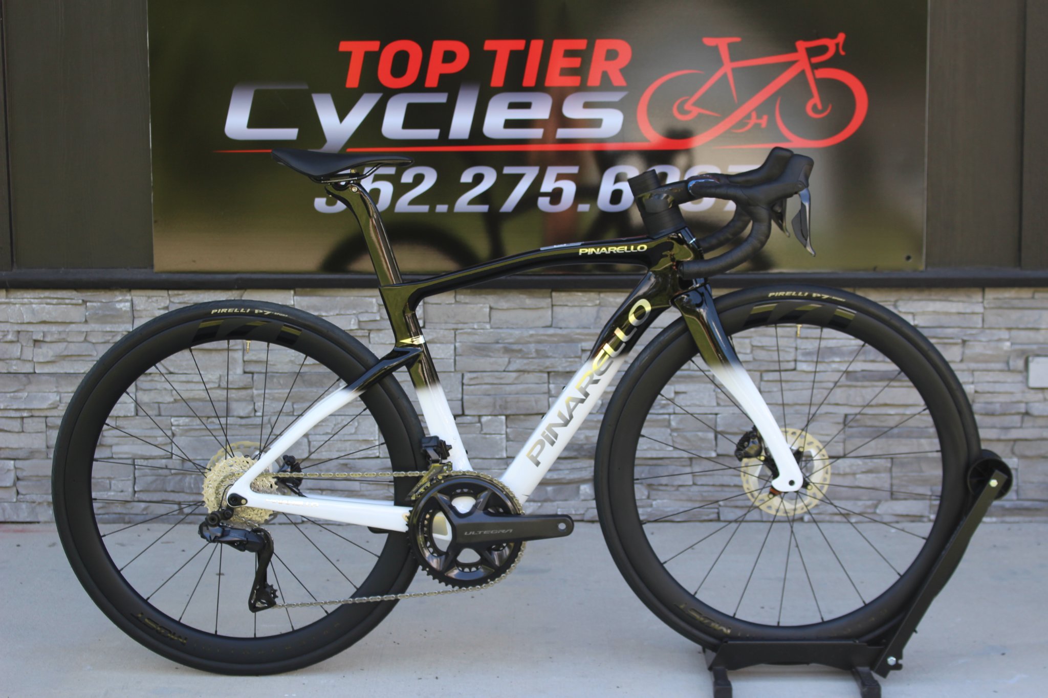 2025 Pinarello F7 ULTEGRA Di2