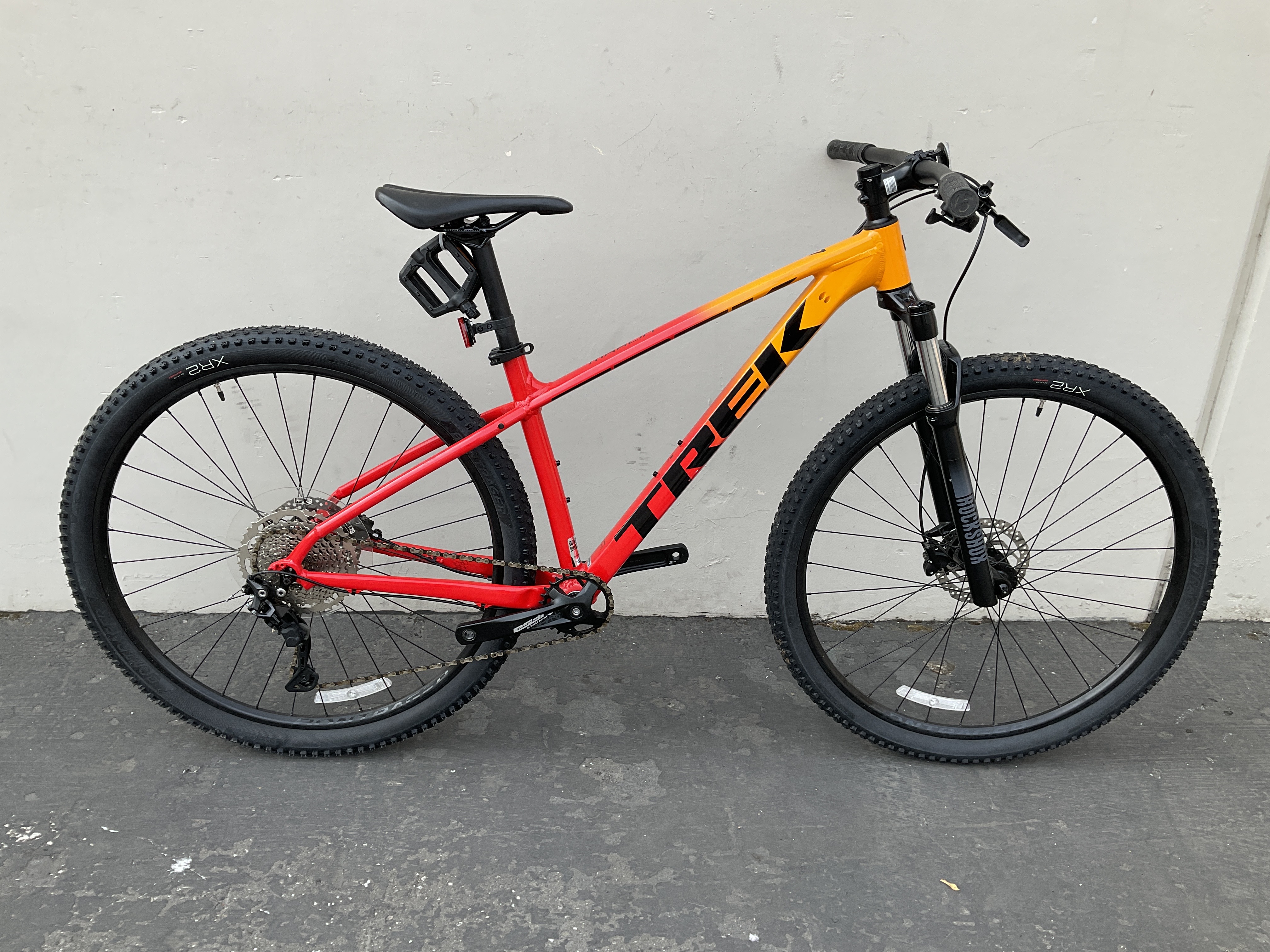 2022 Trek Marlin 7 - BicycleBlueBook.com