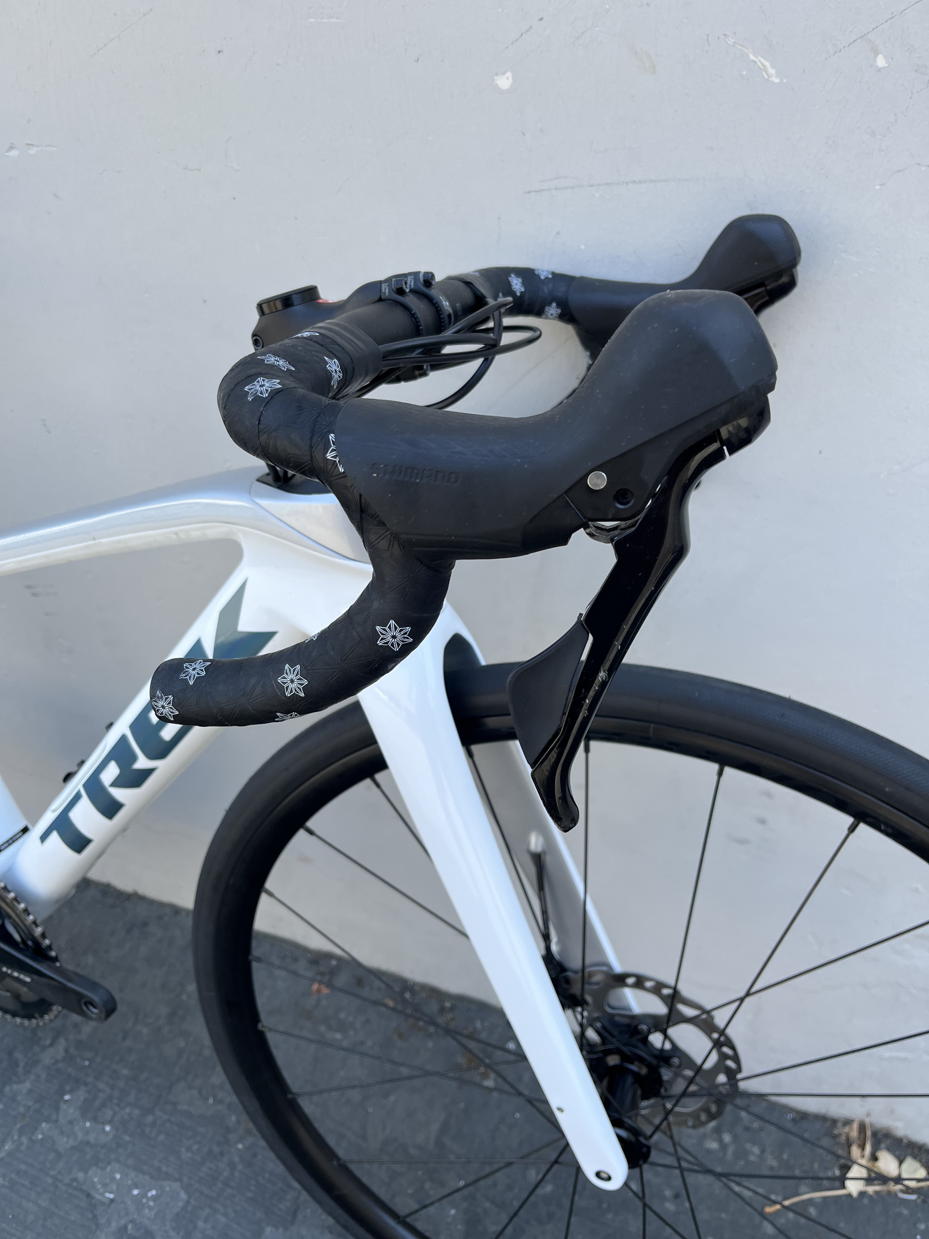2022 Trek Domane SL 5 Gen 3 - BicycleBlueBook.com